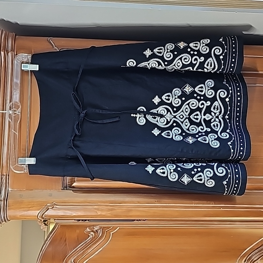 Pittarelli design enbroidery skirt. Size med. Adjustable, western, line dancing.